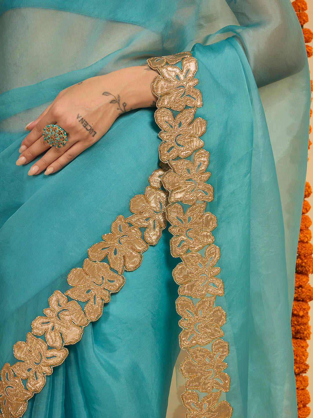 Roshni Saree