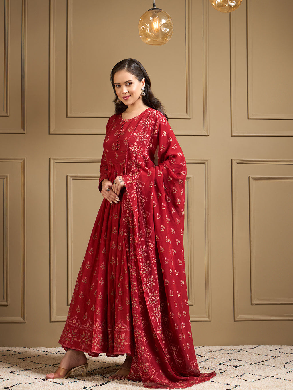 Surkh Anarkali Set