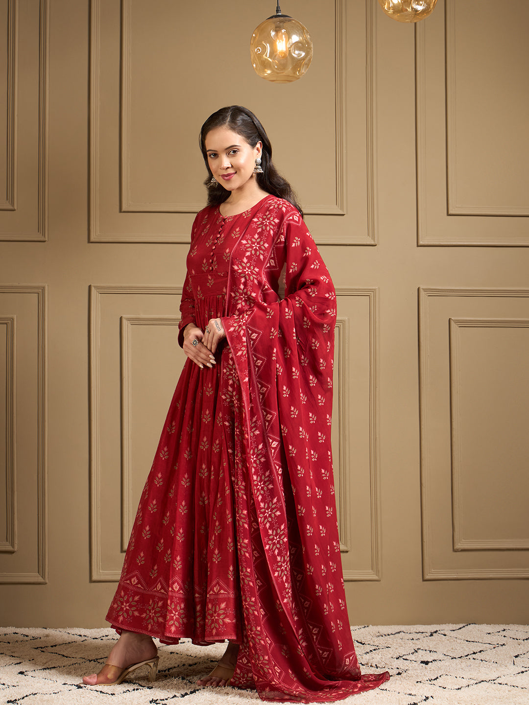 Surkh Anarkali Set