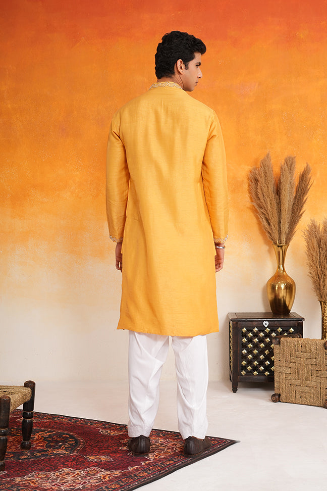 Kesar Men's Kurta