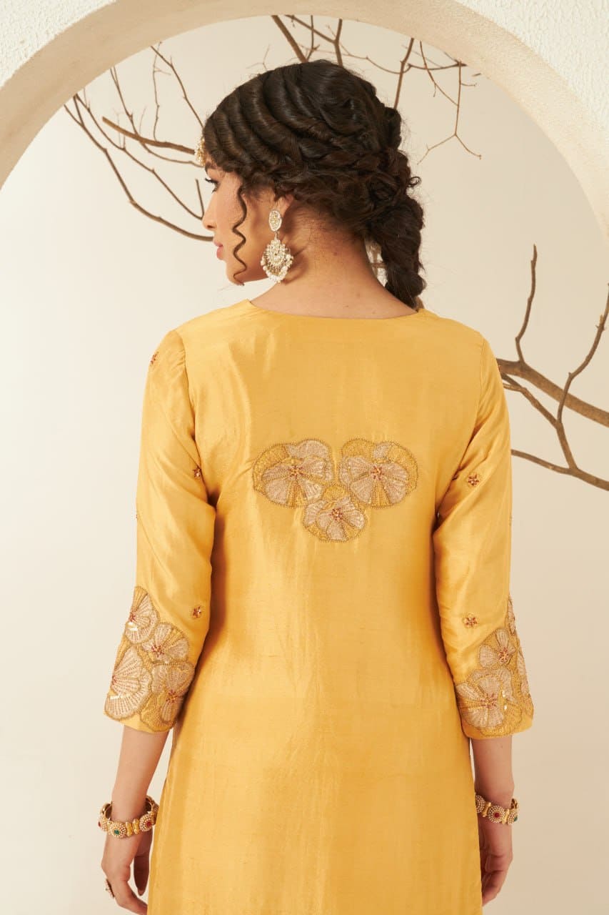 Sondhi Kurta Set
