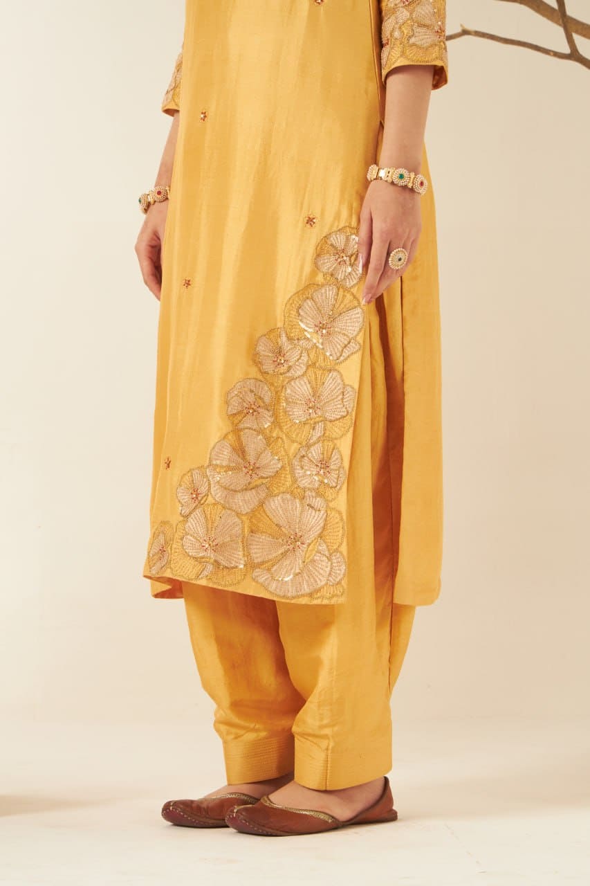 Sondhi Kurta Set