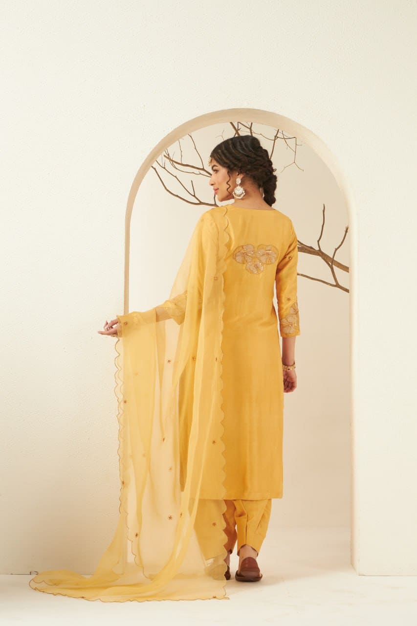 Sondhi Kurta Set